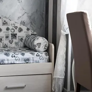 https://voglia-di-napoli.hotels-amalfi.com