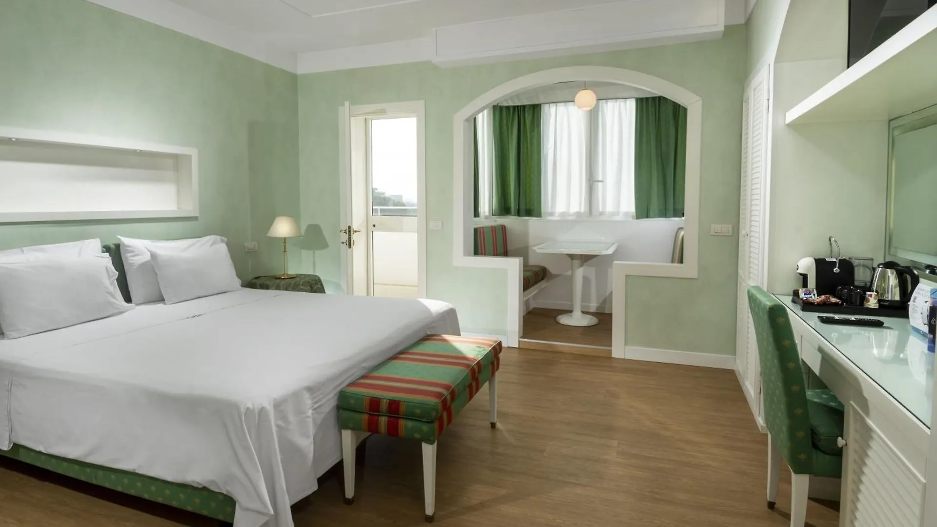 Hotel Estense Gatteo a Mare 3*,